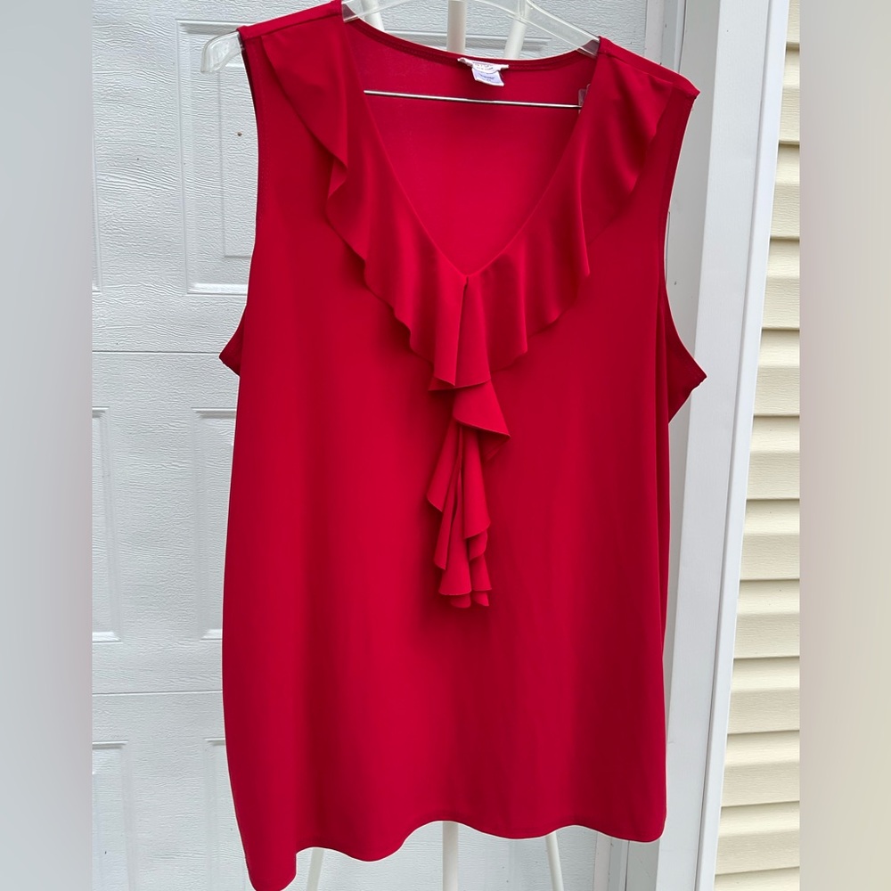 Plus Ruffled V-Neck Sleeveless Camisole Red 24” by 30” wrinkle free travel city